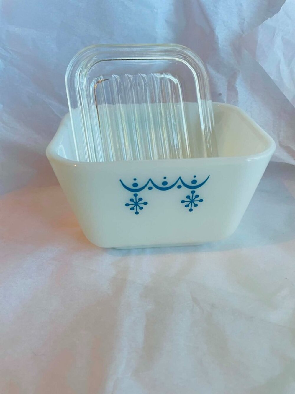 PYREX Blue Garland Refrigerator Dish 1.5 Cup WITH GLASS LID VINTAGE